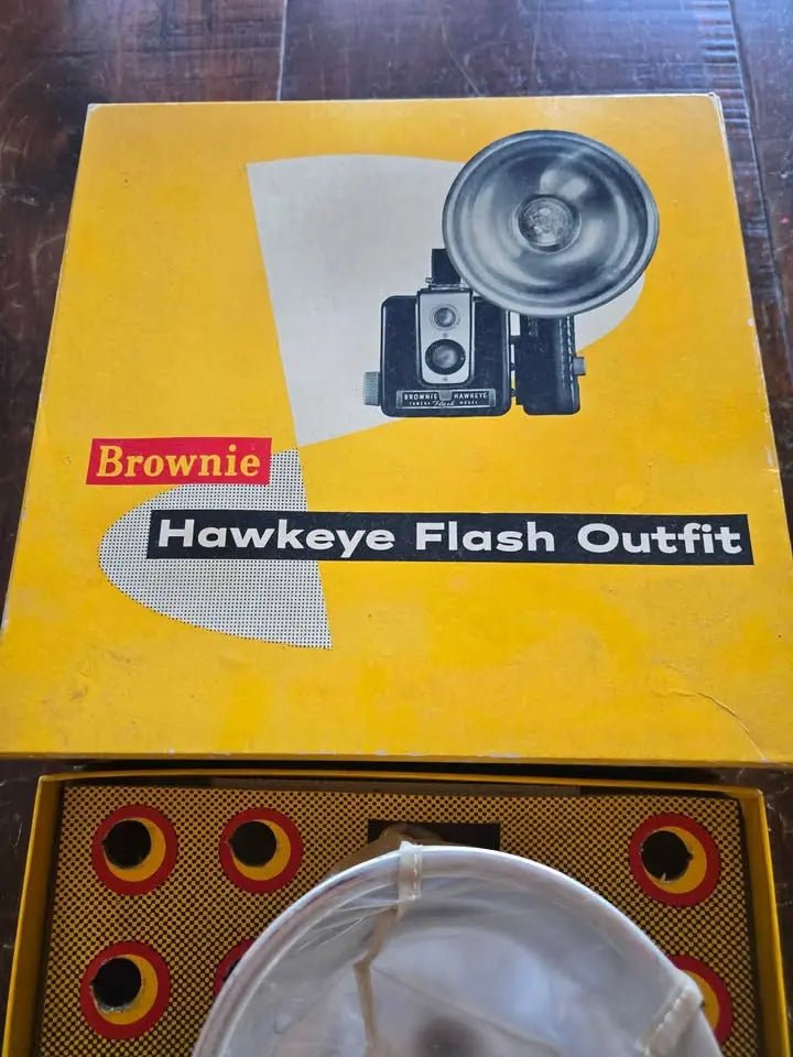 Brownie Hawkeye - Old camera with parts and box - Untested - The Junk Guru