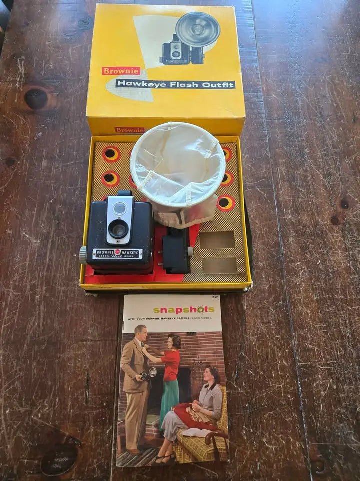Brownie Hawkeye - Old camera with parts and box - Untested - The Junk Guru