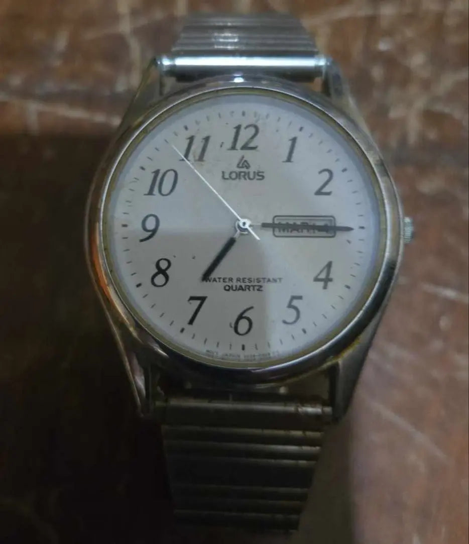 Lorus Watch | Water Resistant Quartz - The Junk Guru