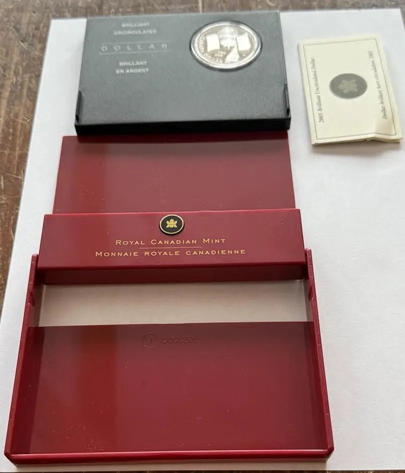 2005 Silver Dollar | Canadian Mint | Near Mint Condition in Box | Uncirculated - The Junk Guru