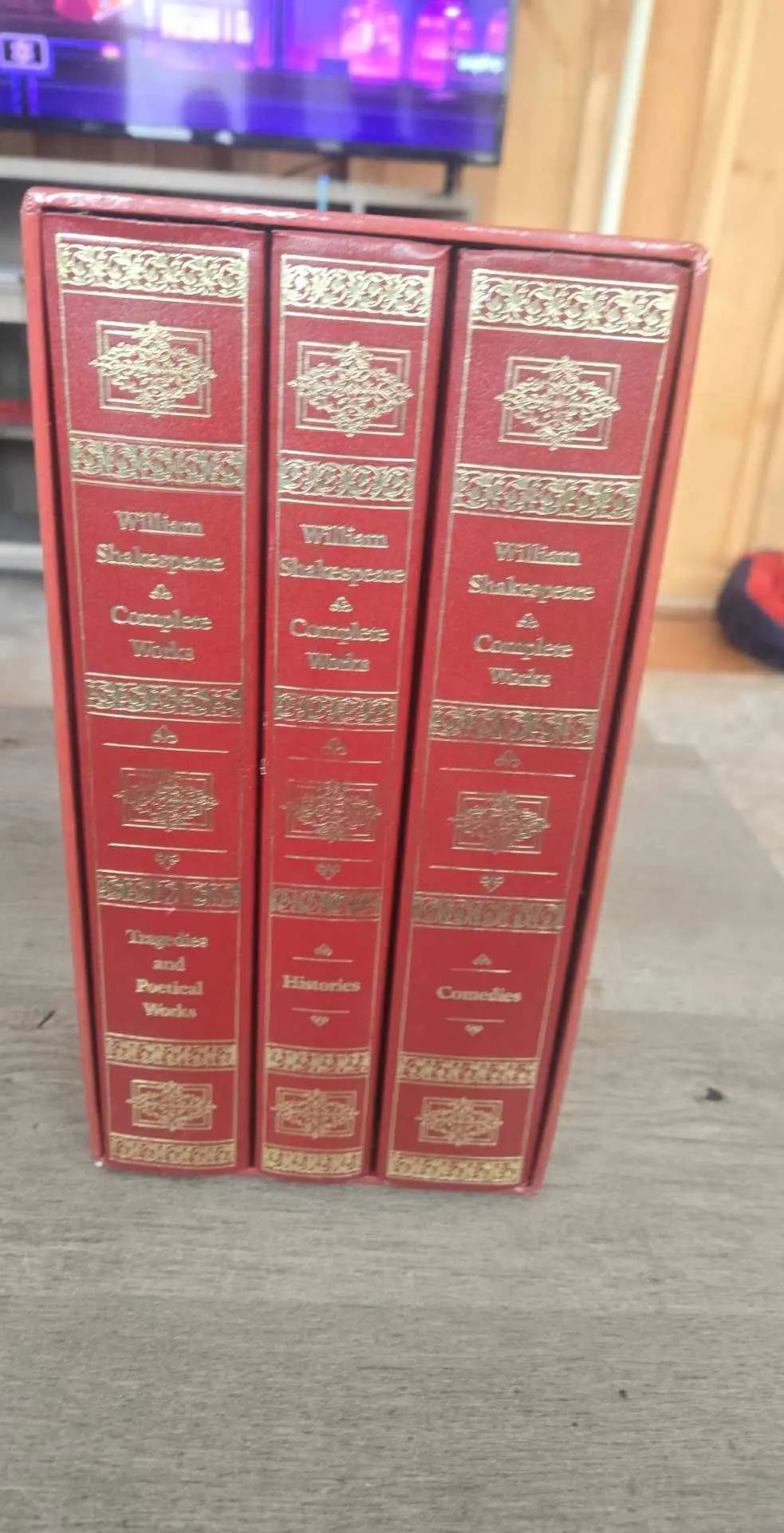 Shakespeare | Complete Works | 3 Book Set in Box | Great condition! - The Junk Guru